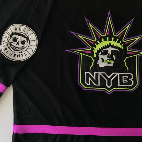 Size Large - Picture 12 of 16